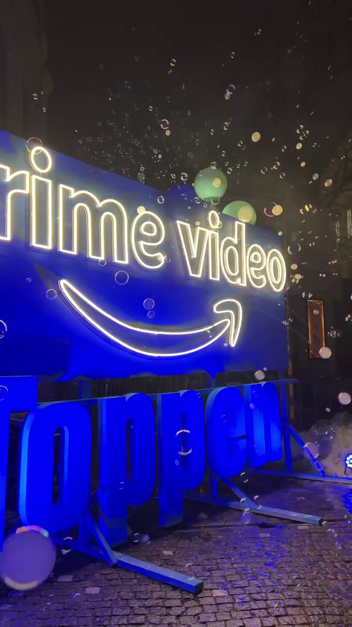 Fem meter lång utomhus-neonskylt åt Amazon Prime