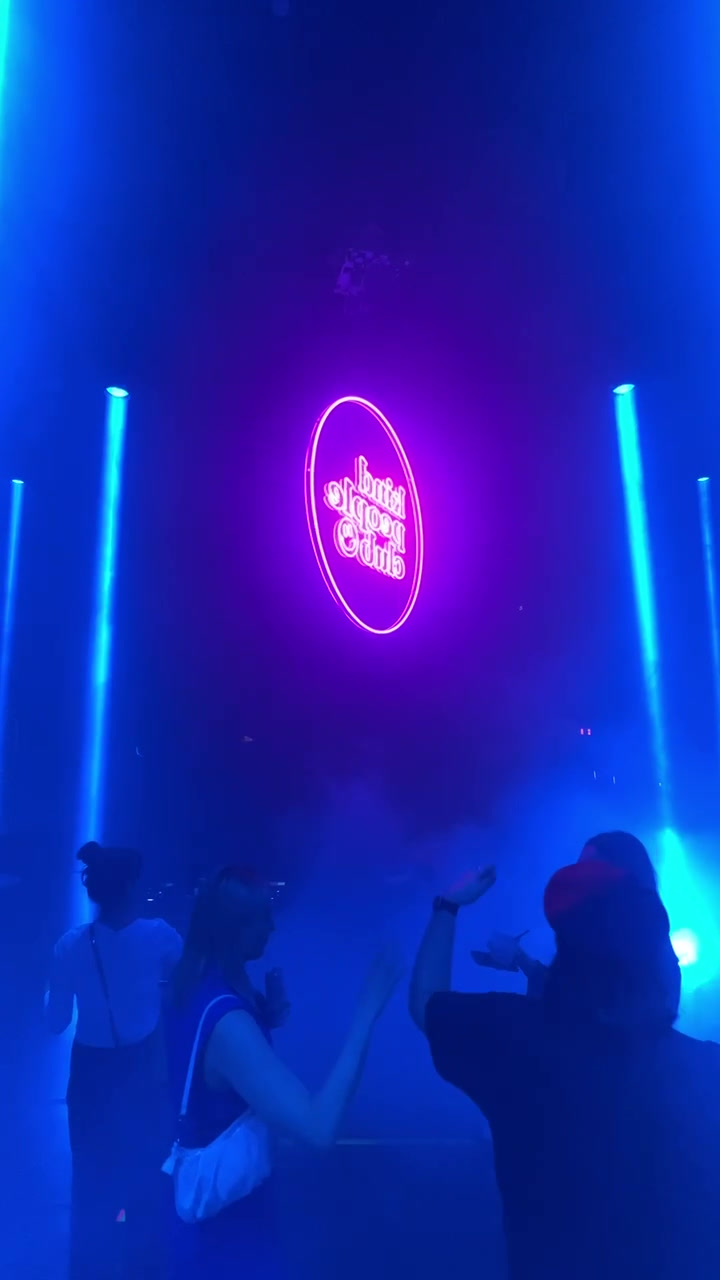 Neonskylt för Kind People Club